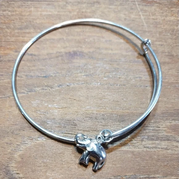 Job Lot of 18 Bracelets, Various Styles & Colours, Stretch, Bangle - Picture 2 of 15